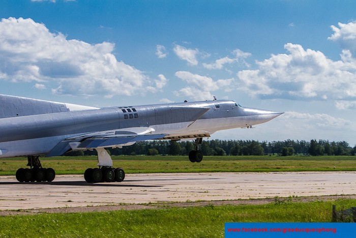 Oanh tạc cơ chiến lược Tu-22M3